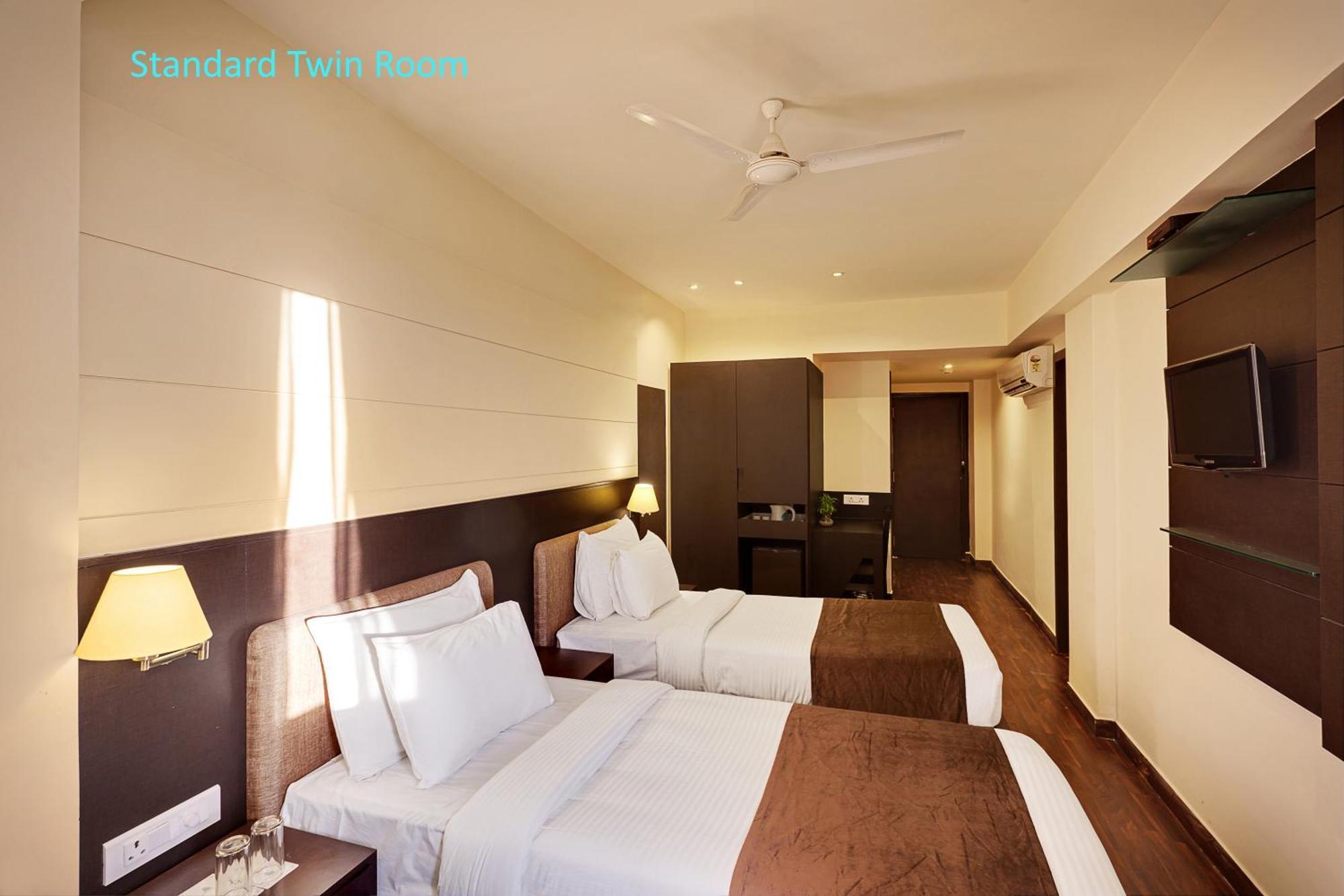Whispering Palms Hotel Jaipur Exterior photo